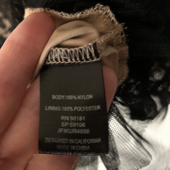 Black/Nude Lace Dress - Picture 4 of 6